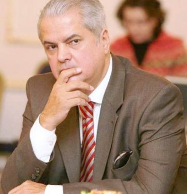 Adrian Năstase, condamnat la 2 ani de închisoare